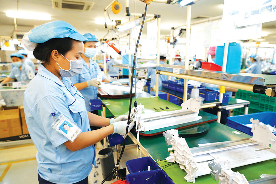 Sản xuất linh kiện điện tử tại một doanh nghiệp FDI. Ảnh: Phạm Hùng