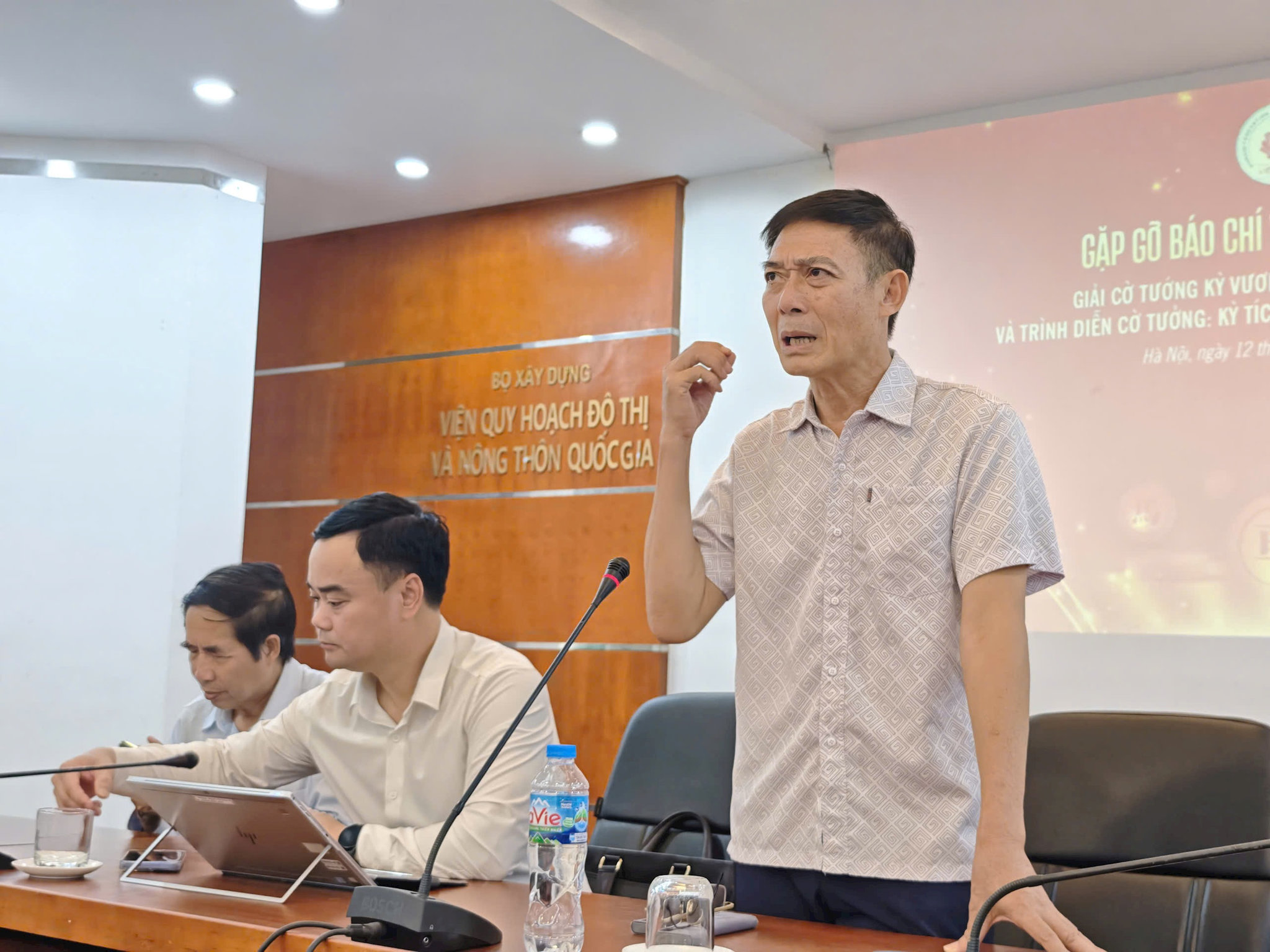 12-chu-tich-ld-co-tuong-do-van-binh.jpg