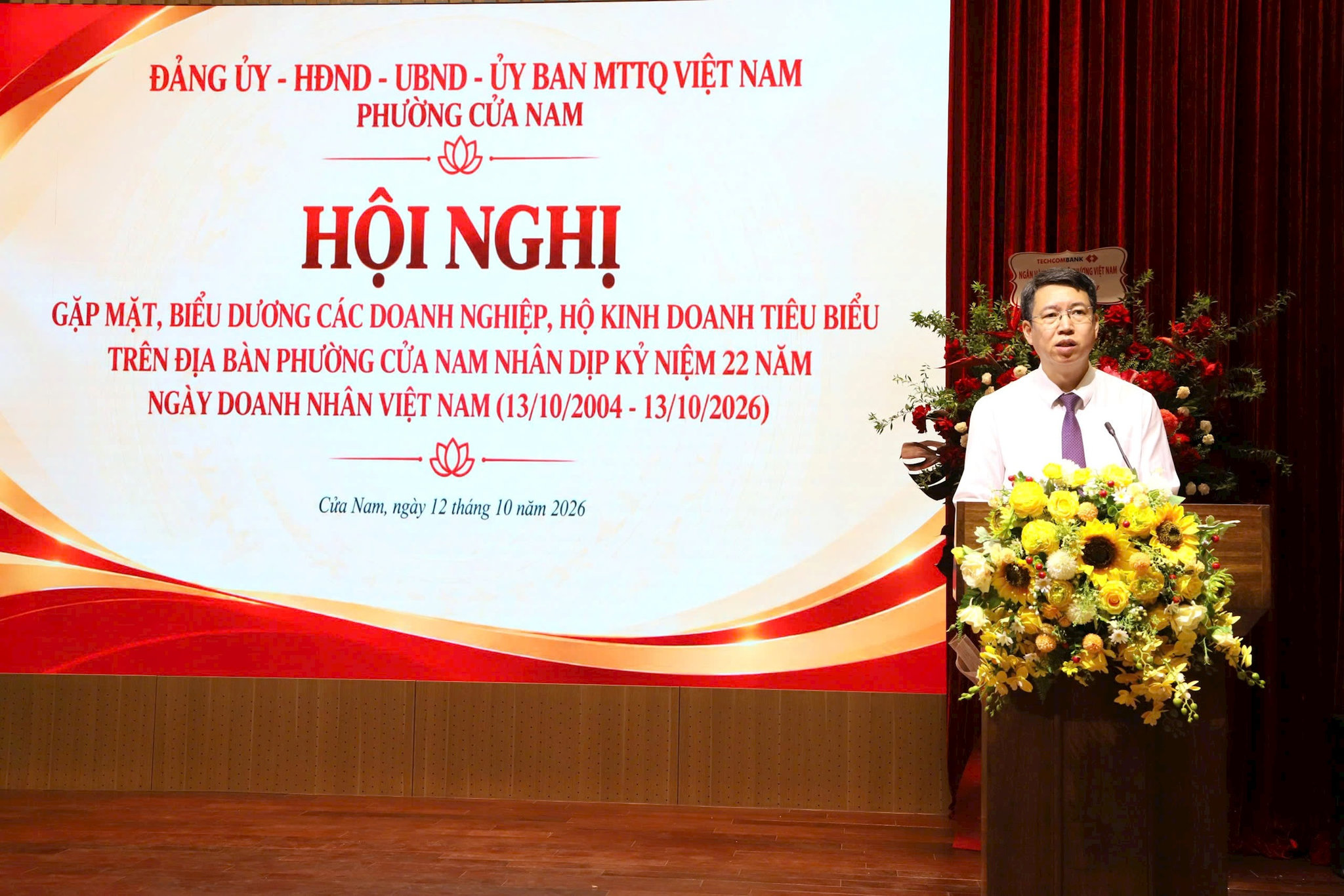 Bí thư Đảng ủy, Chủ tịch HĐND phường Cửa Nam Nguyễn Hoàng Trường phát biểu tại cuộc gặp mặt. Ảnh: PV