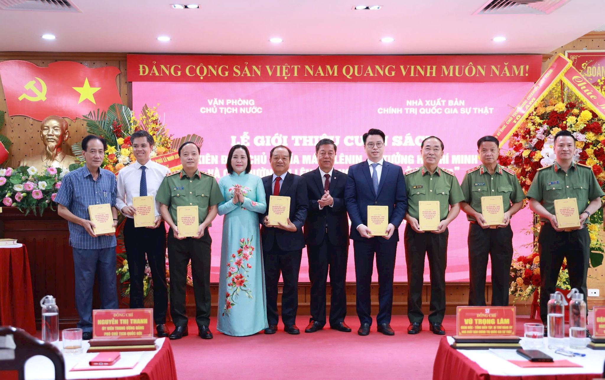sach-kien-dinh-tang-sach-2.jpg