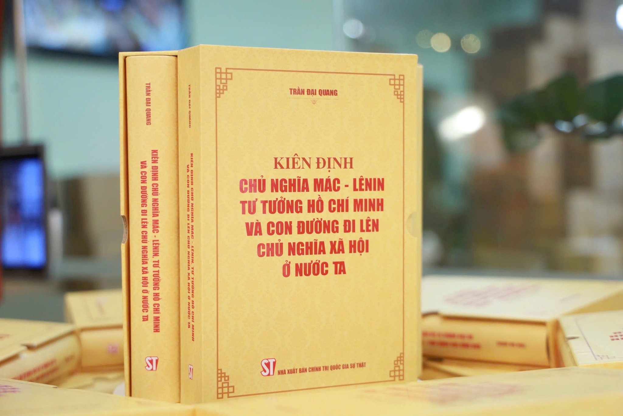 sach-kien-dinh.jpg