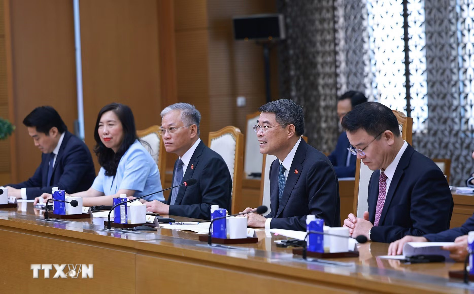 thu-tuong-le-minh-hung-tiep-bo-truong-tai-chinh-luxembourg-8852.jpg