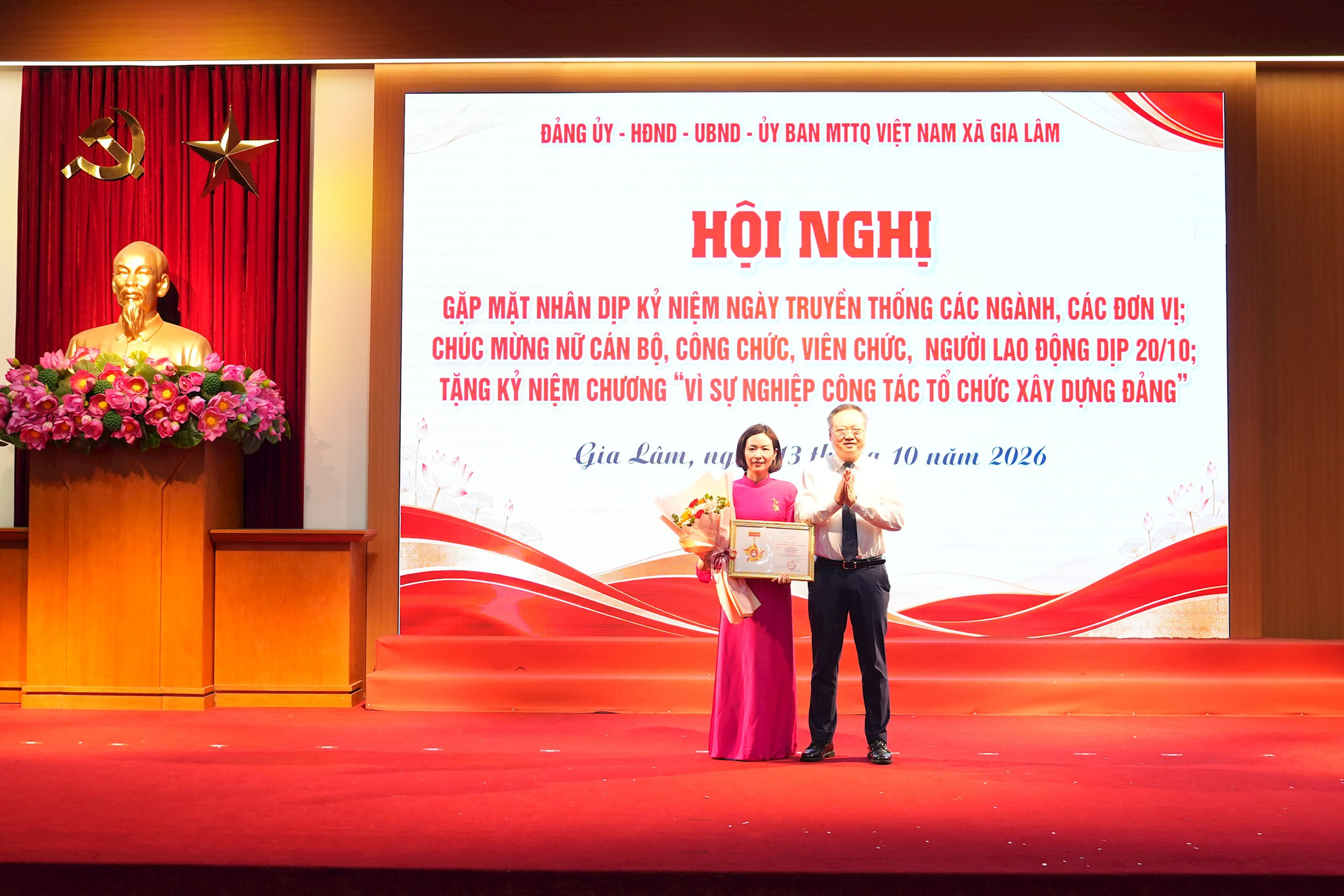 Cá nhân tiêu biểu vinh dự đón nhận Kỷ niệm chương 