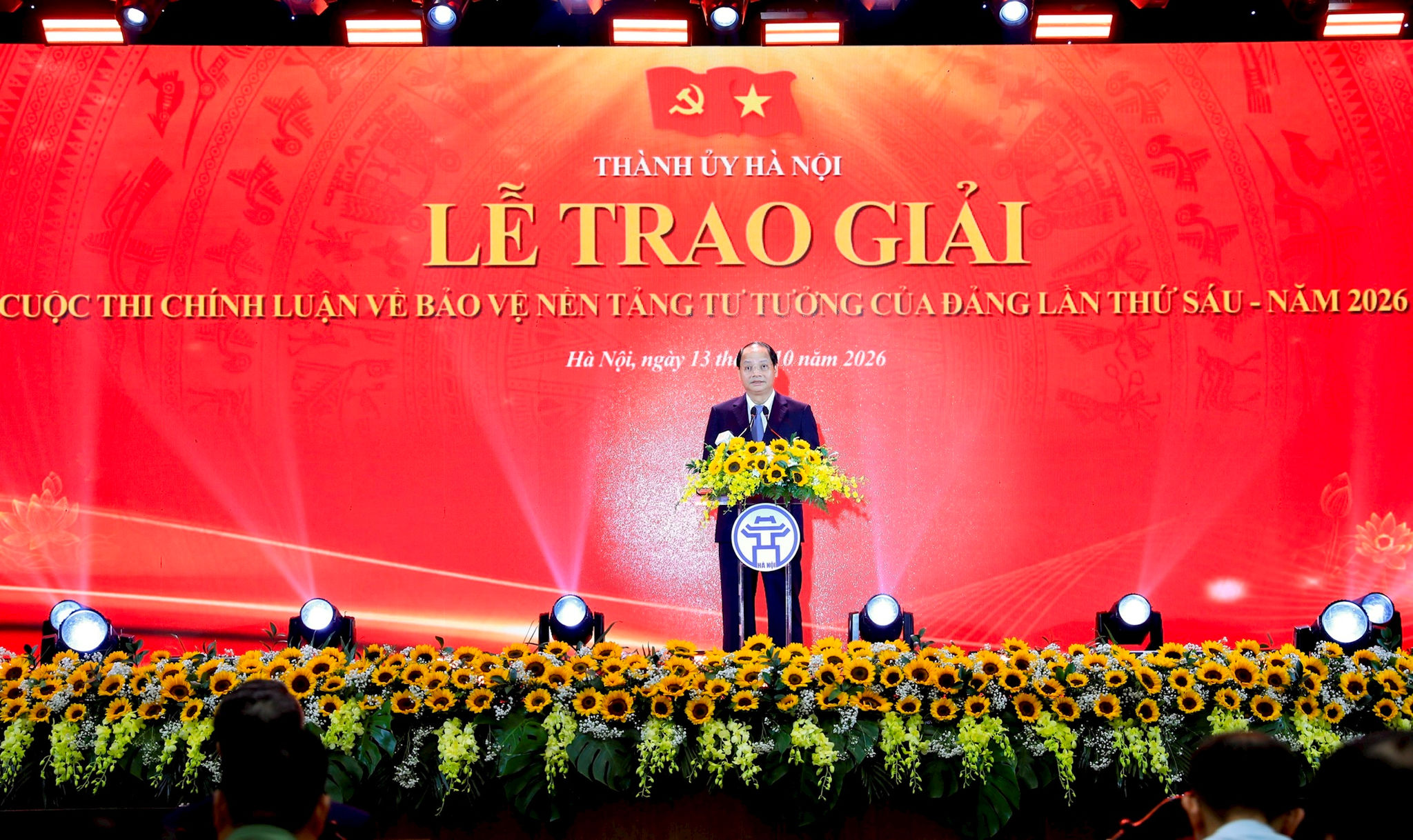 Trưởng ban Tuyên giáo Thành ủy Nguyễn Doãn Toản phát biểu tại hội nghị. Ảnh: Quang Thái