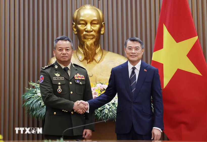 Bộ Quốc phòng Lào sẽ tiếp tục phối hợp chặt chẽ với Bộ Quốc phòng Việt Nam