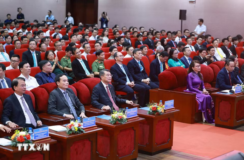 w6cx_hx_ifj-5moxk6fobfoa9wmbix-nsfboma-_ttxvn_1310-thu-tuong-du-khai-khoa-dai-hoc-quoc-gia-thanh-pho-ho-chi-minh-9.jpg
