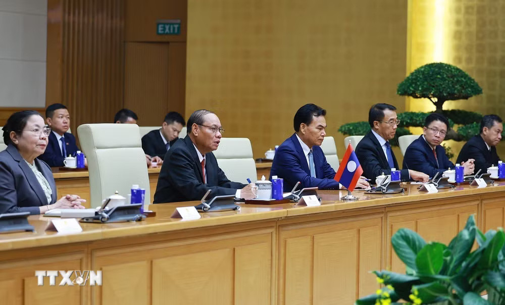 thu-tuong-le-minh-hung-tiep-thuong-truc-ban-bi-thu-trung-uong-dang-nhan-dan-cach-mang-lao-6246.jpg