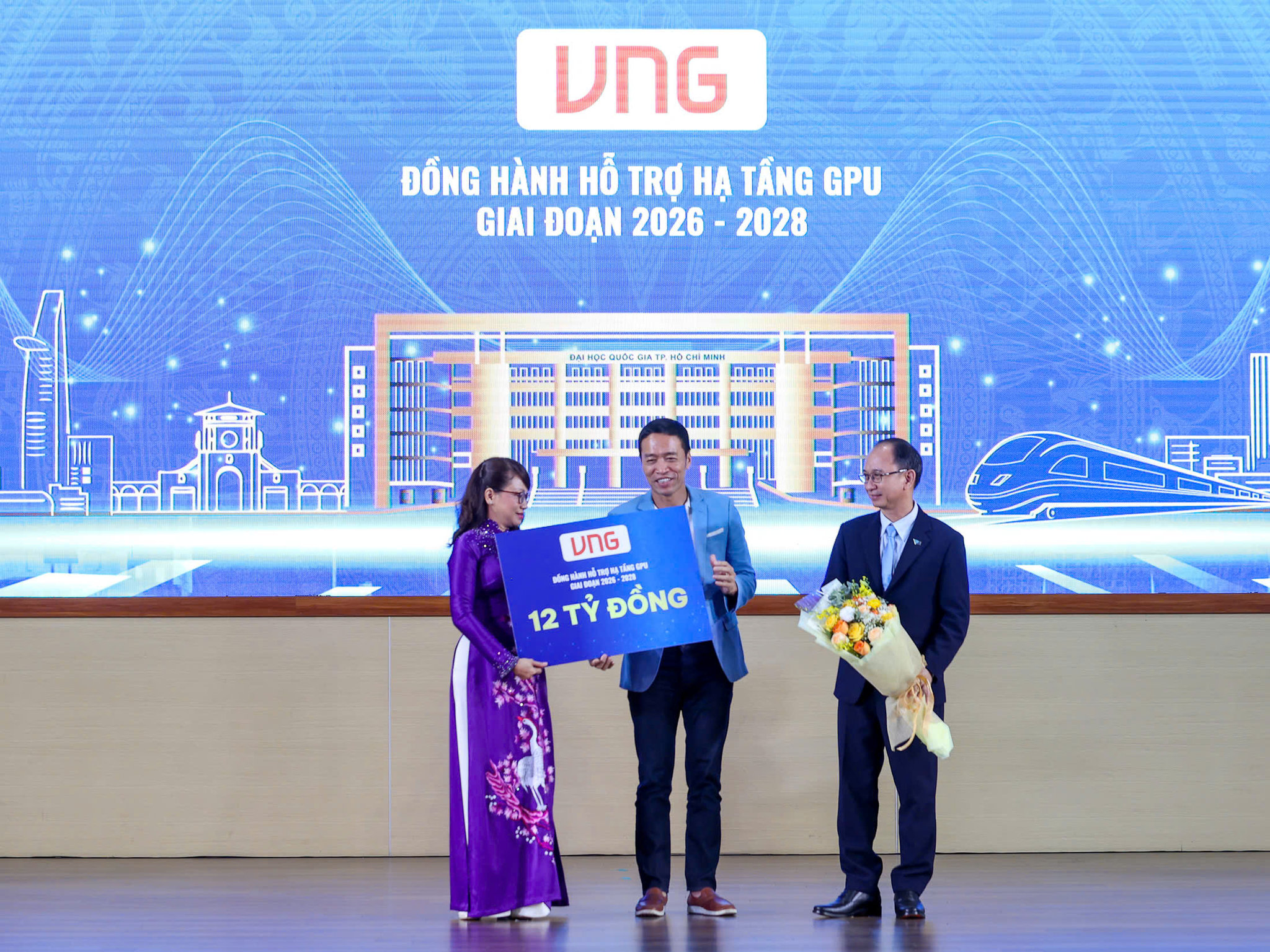 anh_-nhat-bac.-ong-le-hong-minh-nha-sang-lap-chu-tich-hdqt-vng..jpg