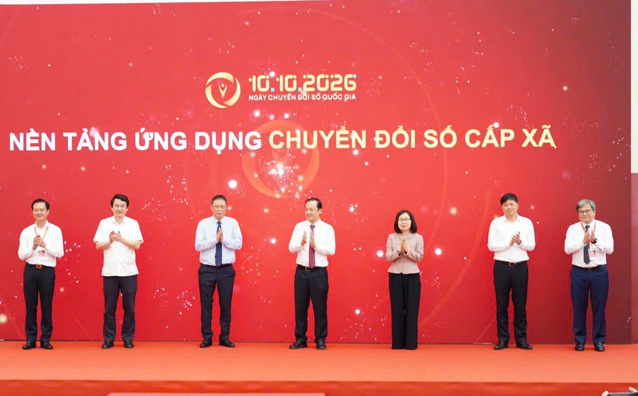 Ra mắt ứng dụng Chuyển đổi số cấp xã giúp cơ sở tiếp cận chuyển đổi số từ nhu cầu thực tiễn. Ảnh: Bộ KH&CN.