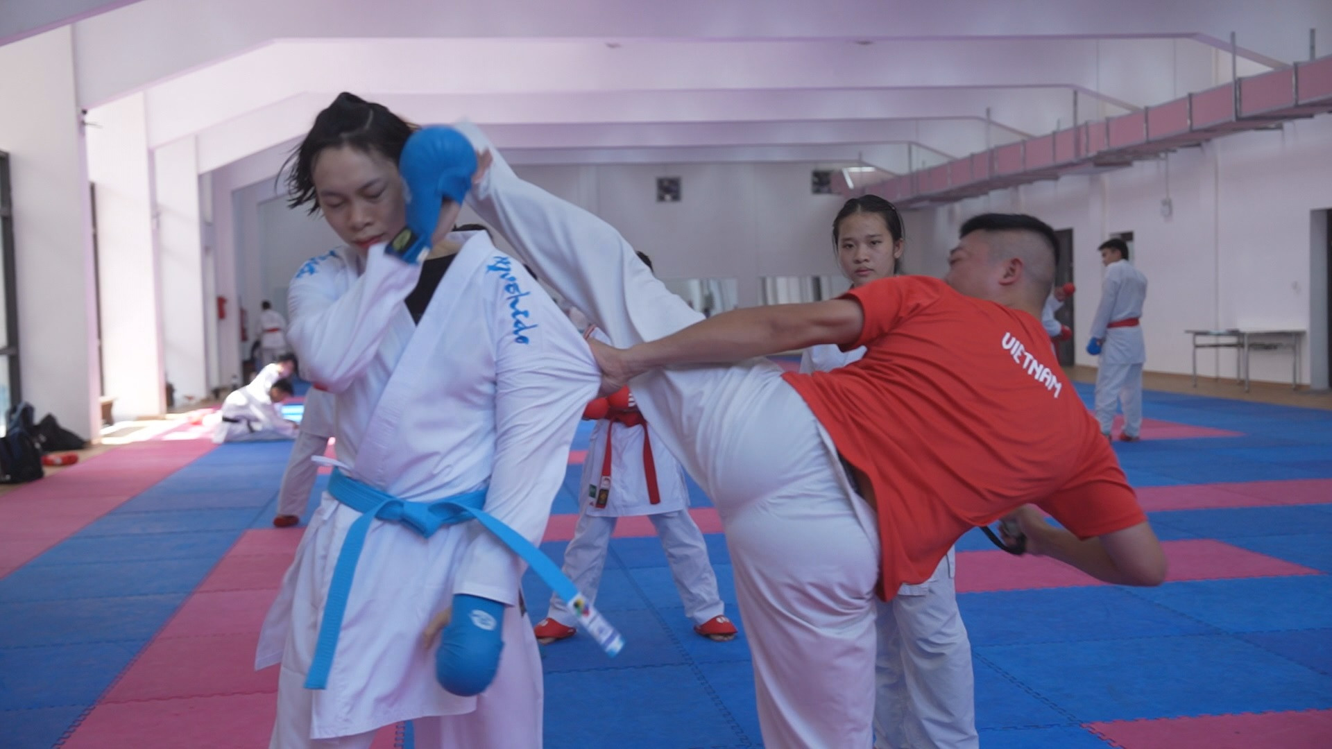 14-karate3.jpg