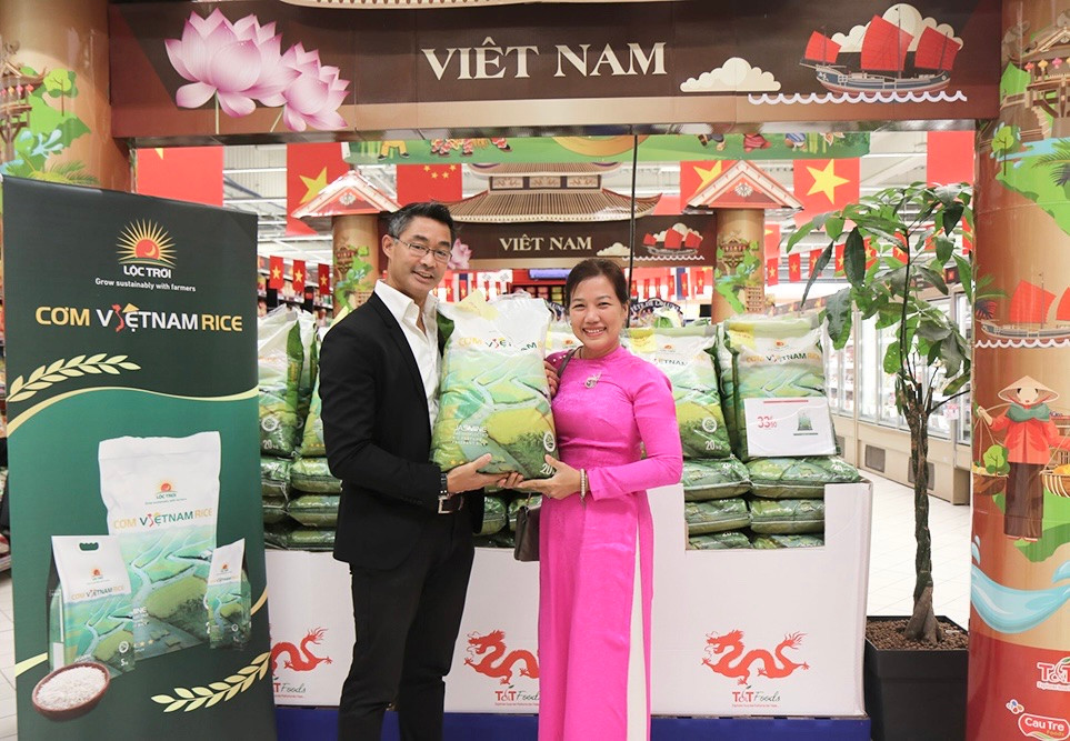 Xuất khẩu gạo: Từ giữ thị trường đến tìm phân khúc mới