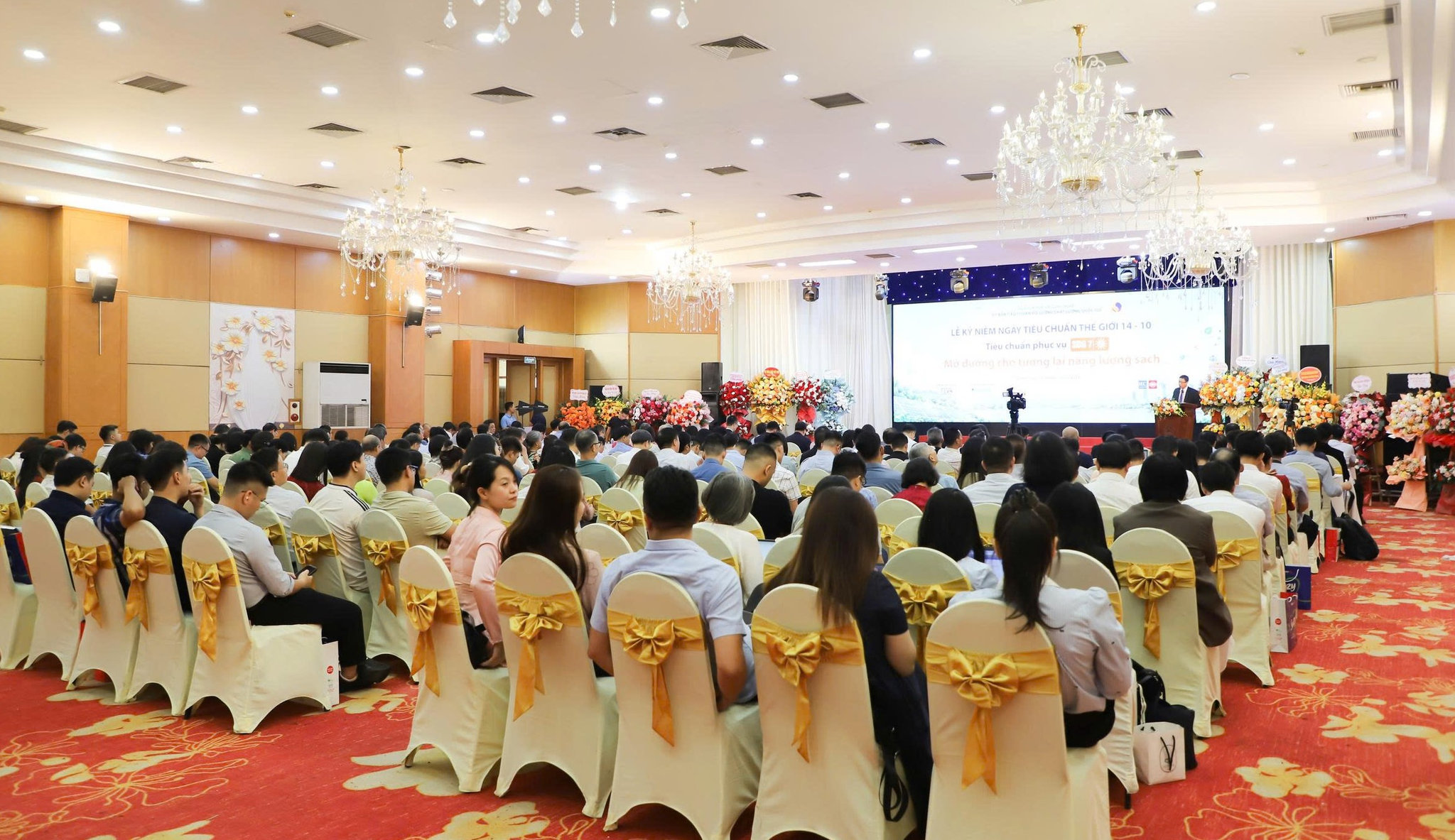 toan-canh.jpg