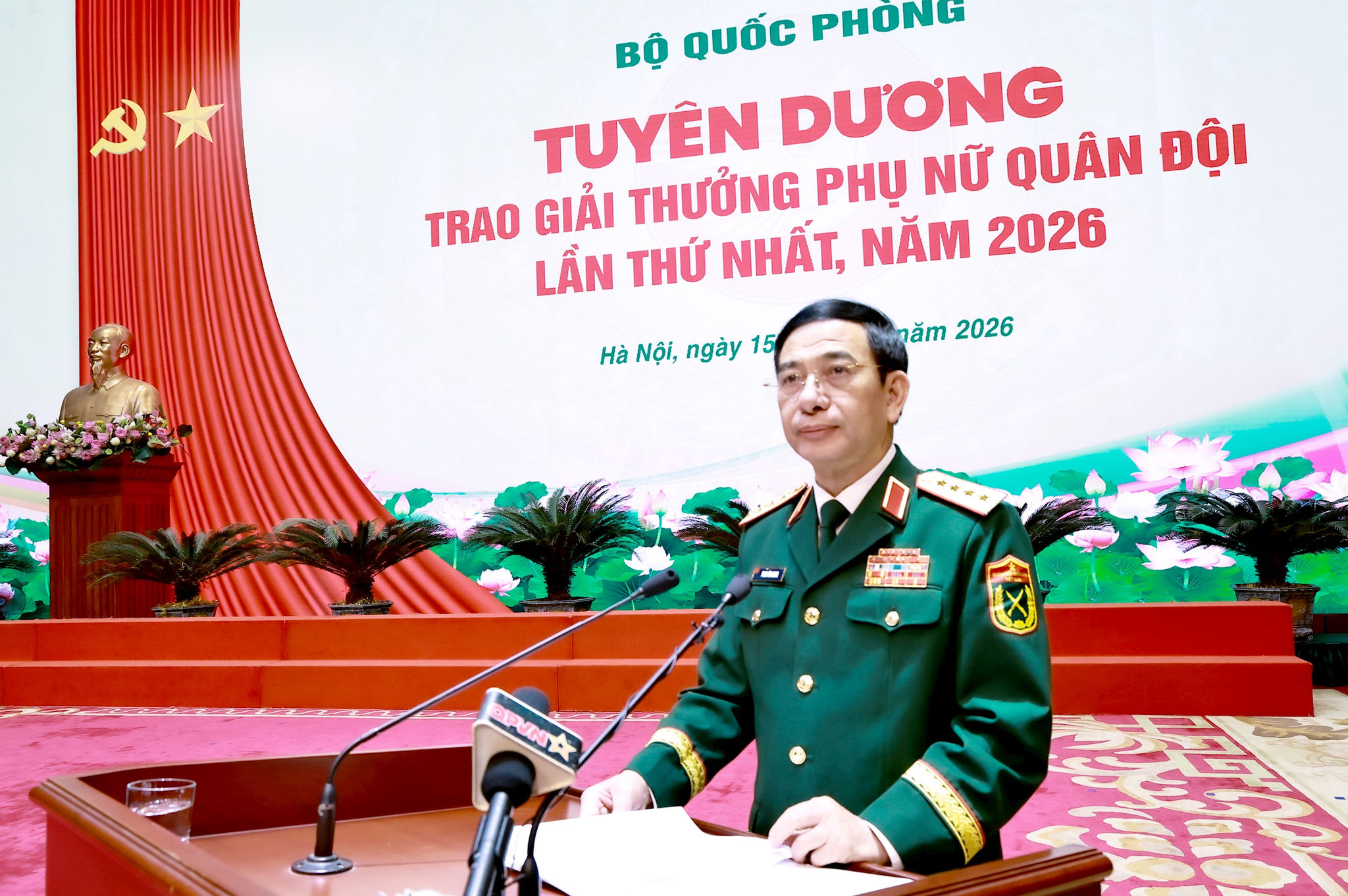 1-dai-tuong-phan-van-giang-phat-bieu-chi-dao.jpg