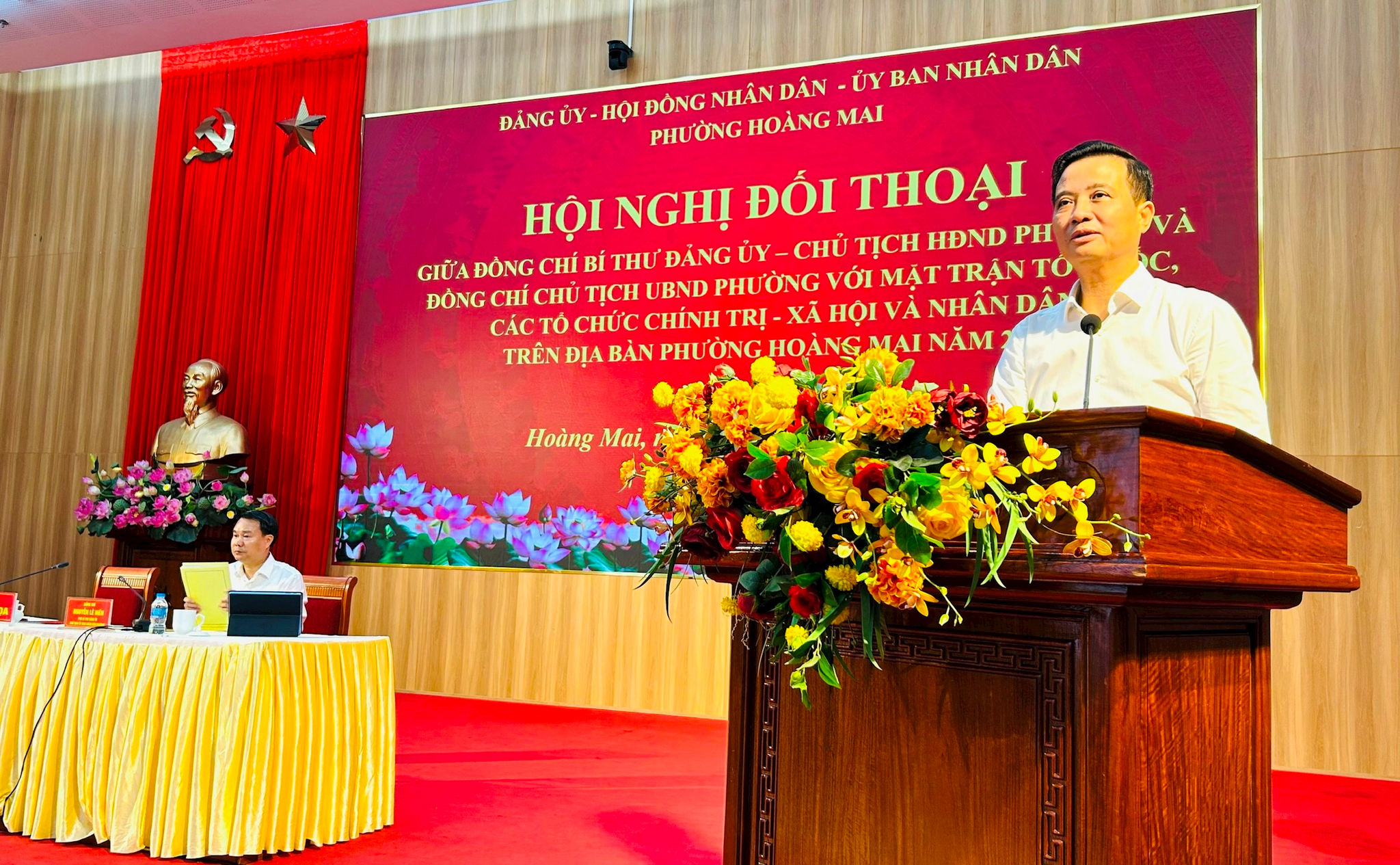Bí thư Đảng ủy, Chủ tịch HĐND Nguyễn Xuân Linh trả lời các ý kiến và chỉ đạo. Ảnh: Trần Oanh.