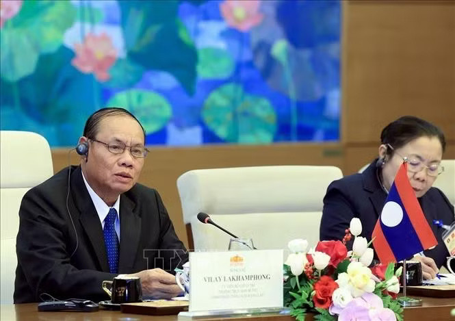 potal-chu-tich-quoc-hoi-tran-thanh-man-hoi-kien-thuong-truc-ban-bi-thu-lao-stand.jpg