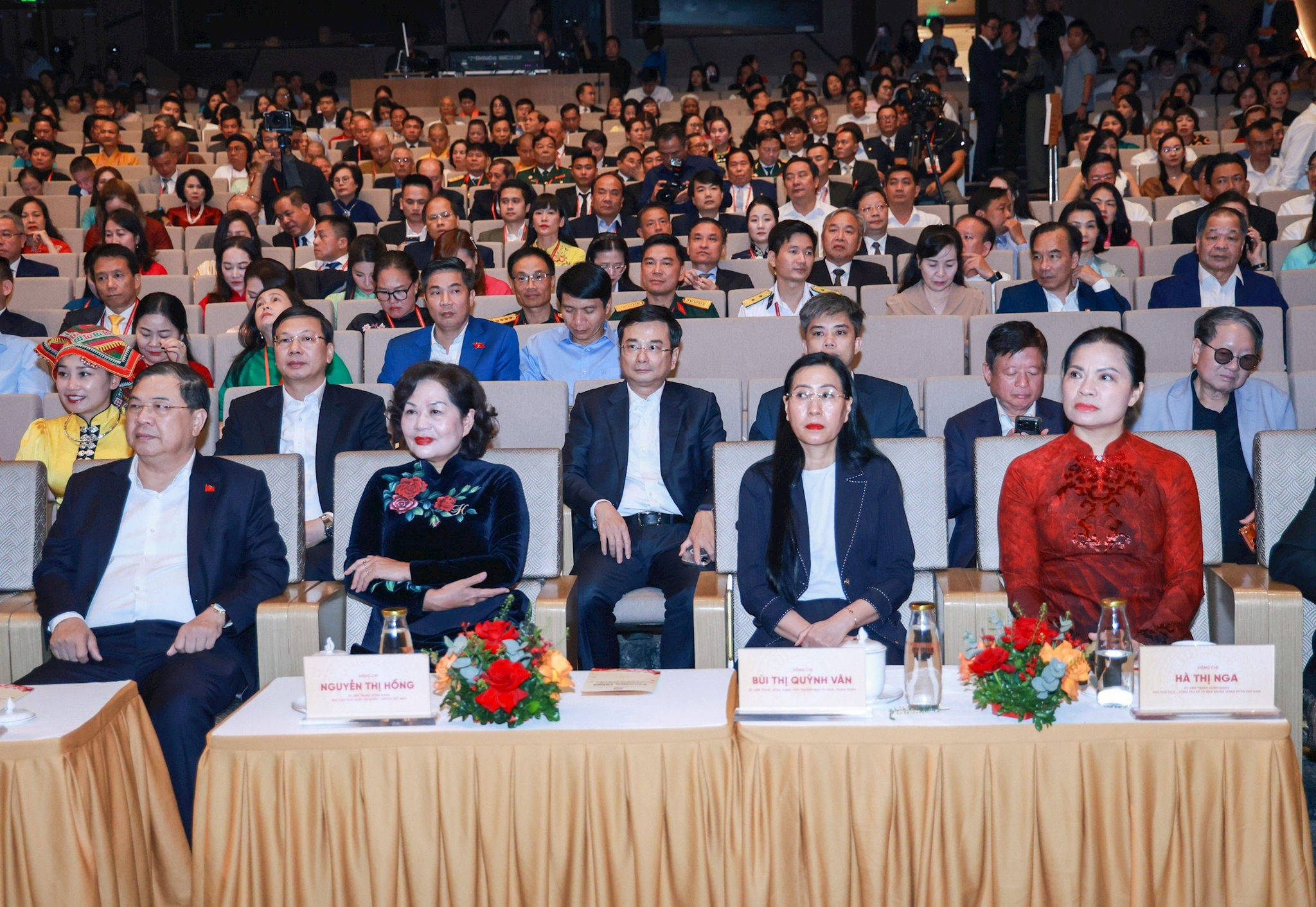 Các đại biểu tham dự chương trình. A