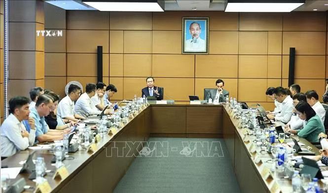 qh-thao-luan-18102026.jpg