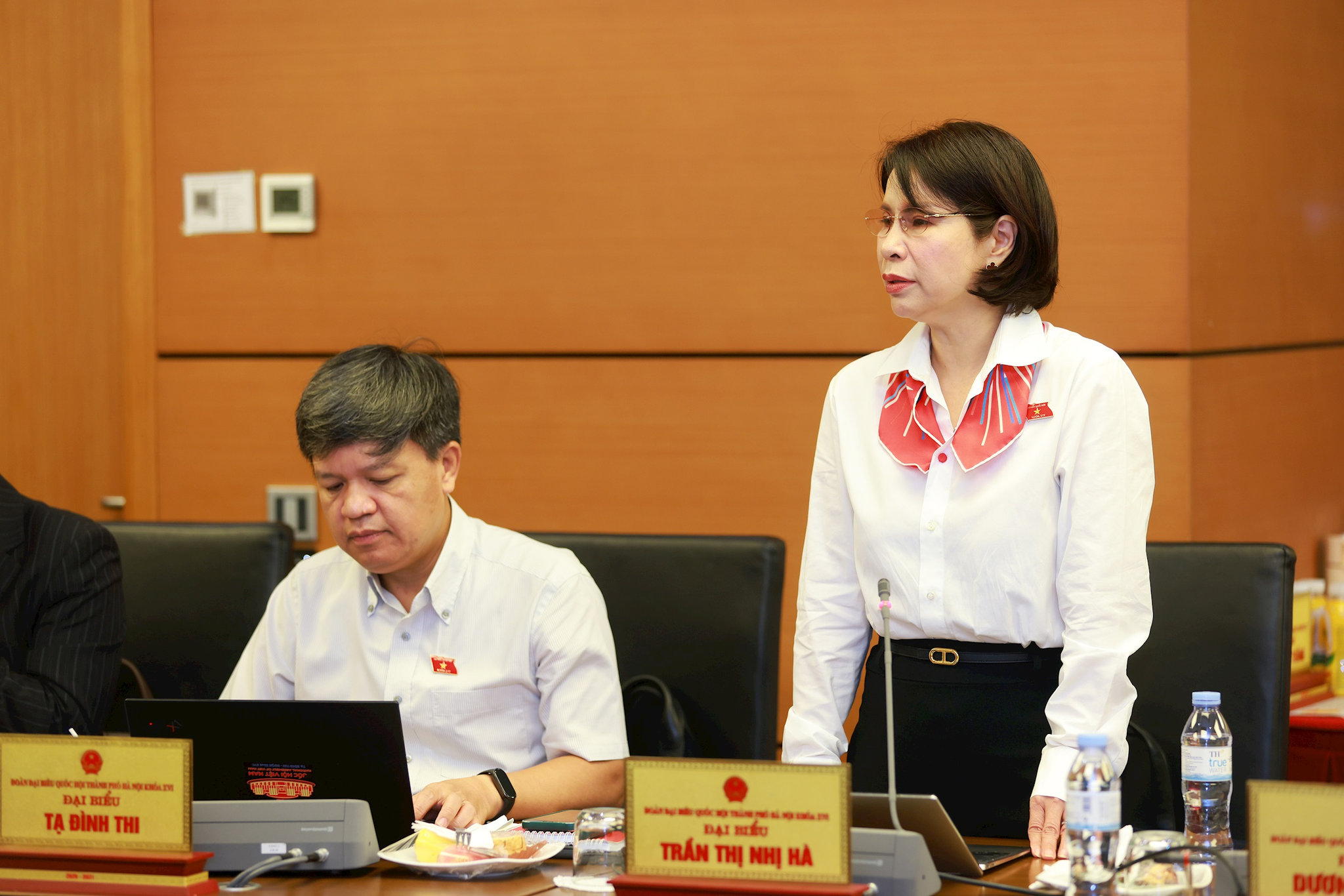 db-nhi-ha.jpg