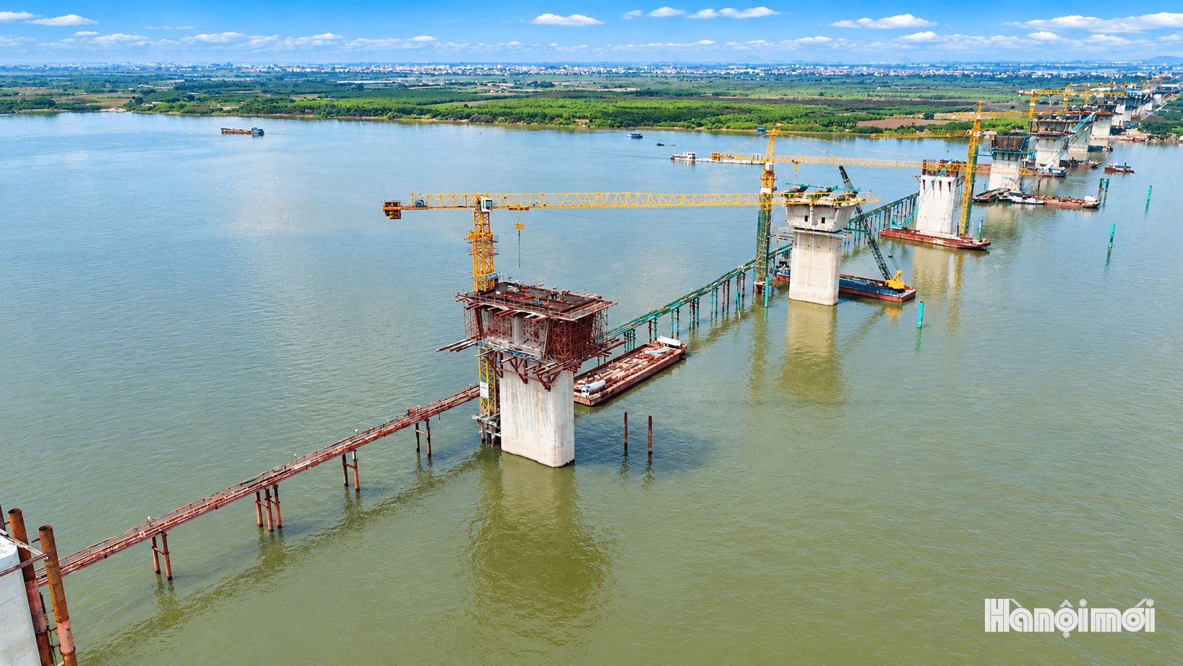 W_aerial-river-bridge-construction-panorama-1-.png
