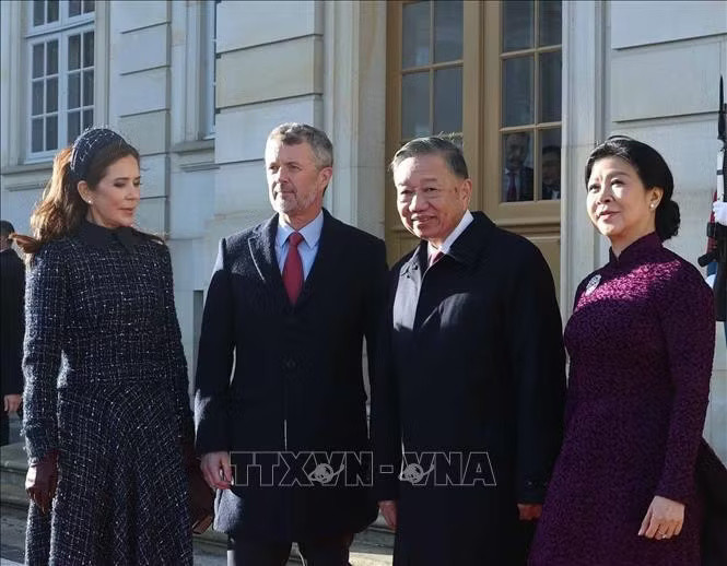 Tổng Bí thư, Chủ tịch nước Tô Lâm và Phu nhân Ngô Phương Ly với Nhà Vua Đan Mạch Frederik X và Hoàng hậu Mary. Ảnh: Thống Nhất/TTXVN