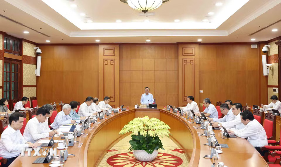 Thường trực Ban Bí thư Trần Cẩm Tú làm việc với Học viện Chính trị Quốc gia Hồ Chí Minh. (Ảnh: Phương Hoa/TTXVN)