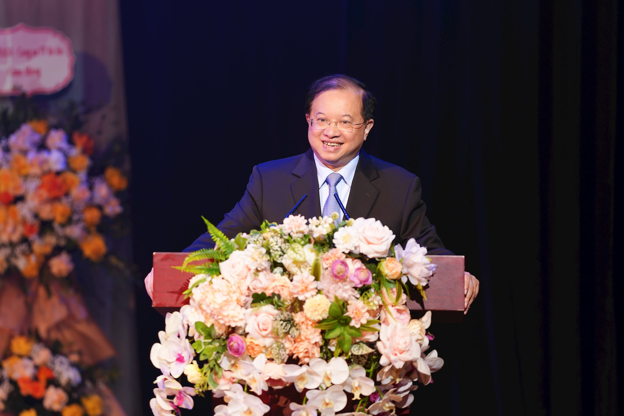 chuyen-thanh-xuan.jpg