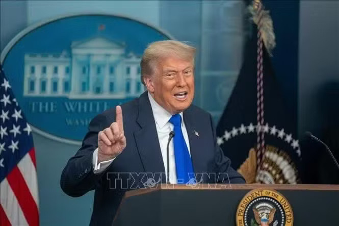 trump1910.jpg