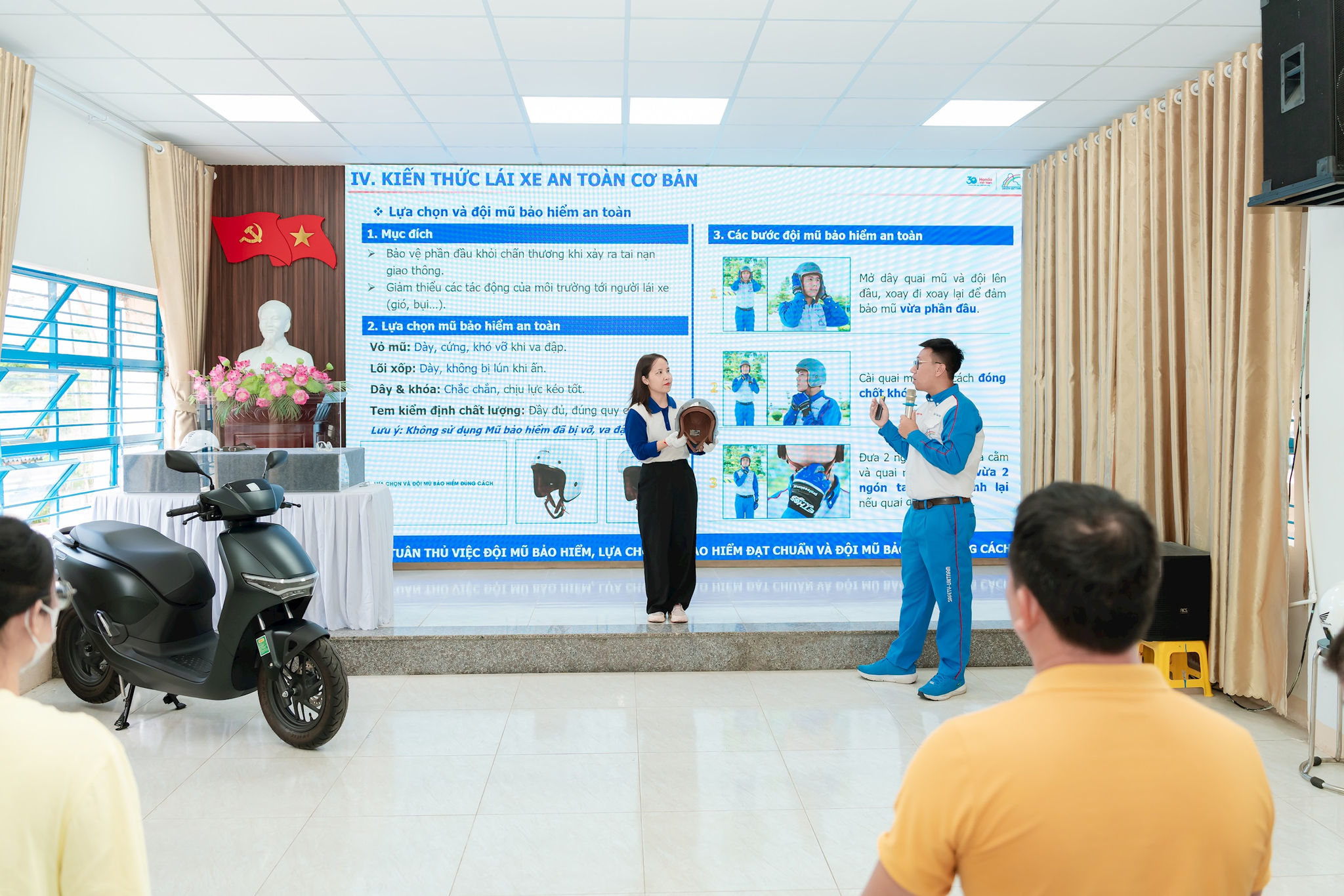 3.-dao-tao-kien-thuc-an-toan-giao-thong-cho-cac-bac-phu-huynh.jpg