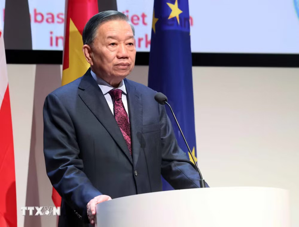 ttxvn_tong-bi-thu-chu-tich-nuoc-to-lam-du-dien-dan-doanh-nghiep-viet-nam-dan-mach-9100837-4.jpg