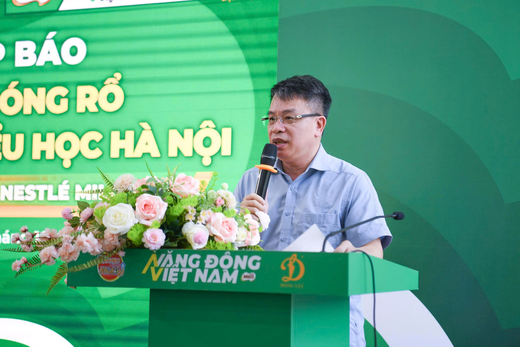 21-nha-bao-phan-khue.jpg