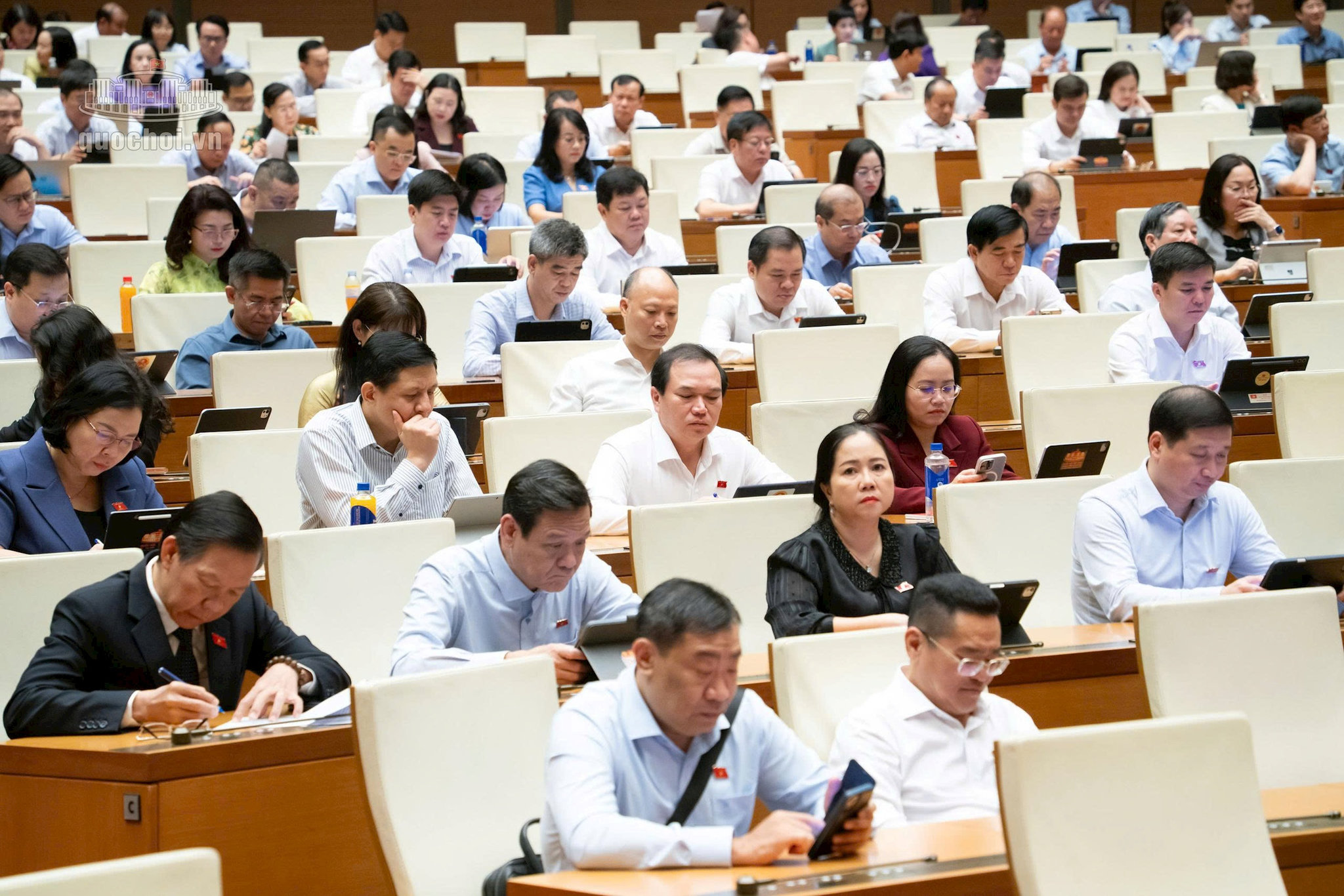 Các đại biểu Quốc hội tham dự phiên họp sáng 22-10. Ảnh: Quochoi.vn