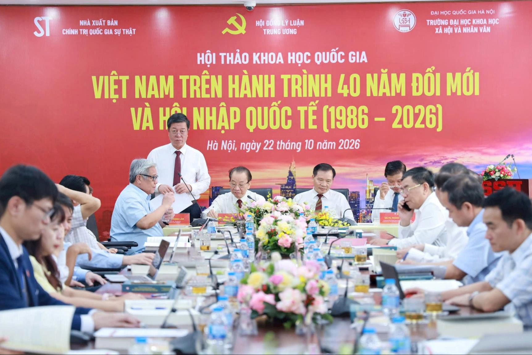 quang-canh-hoi-thao-40-nam(1).jpg