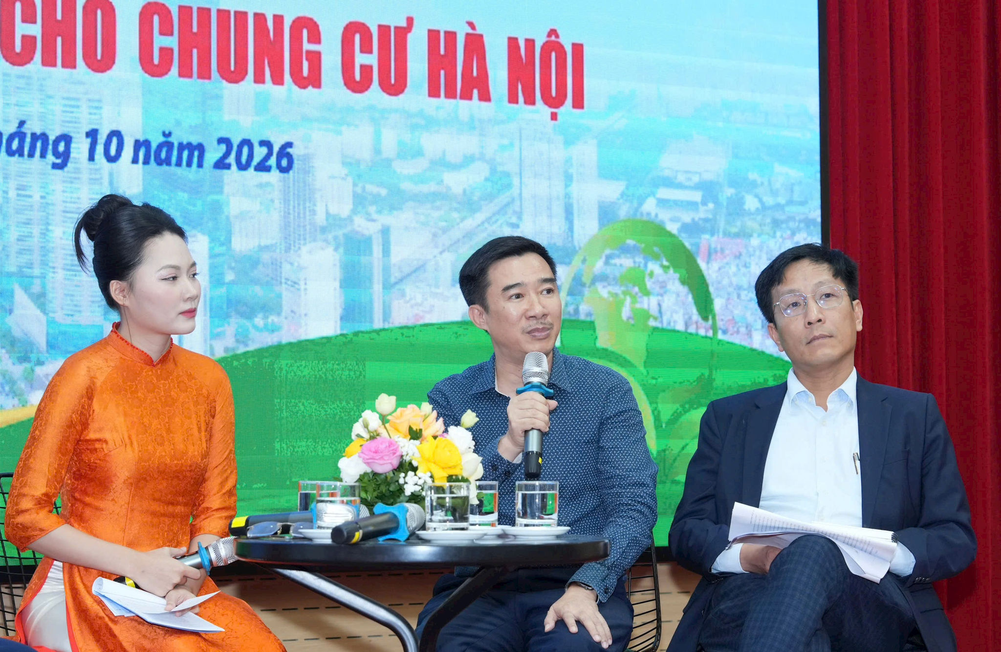 Ông Nguyễn Tuyển, Phó Trưởng phòng Quản lý vận tải và An toàn giao thông, Sở Xây dựng Hà Nội chia sẻ tại buổi toạ đàm. Ảnh: Phạm Công