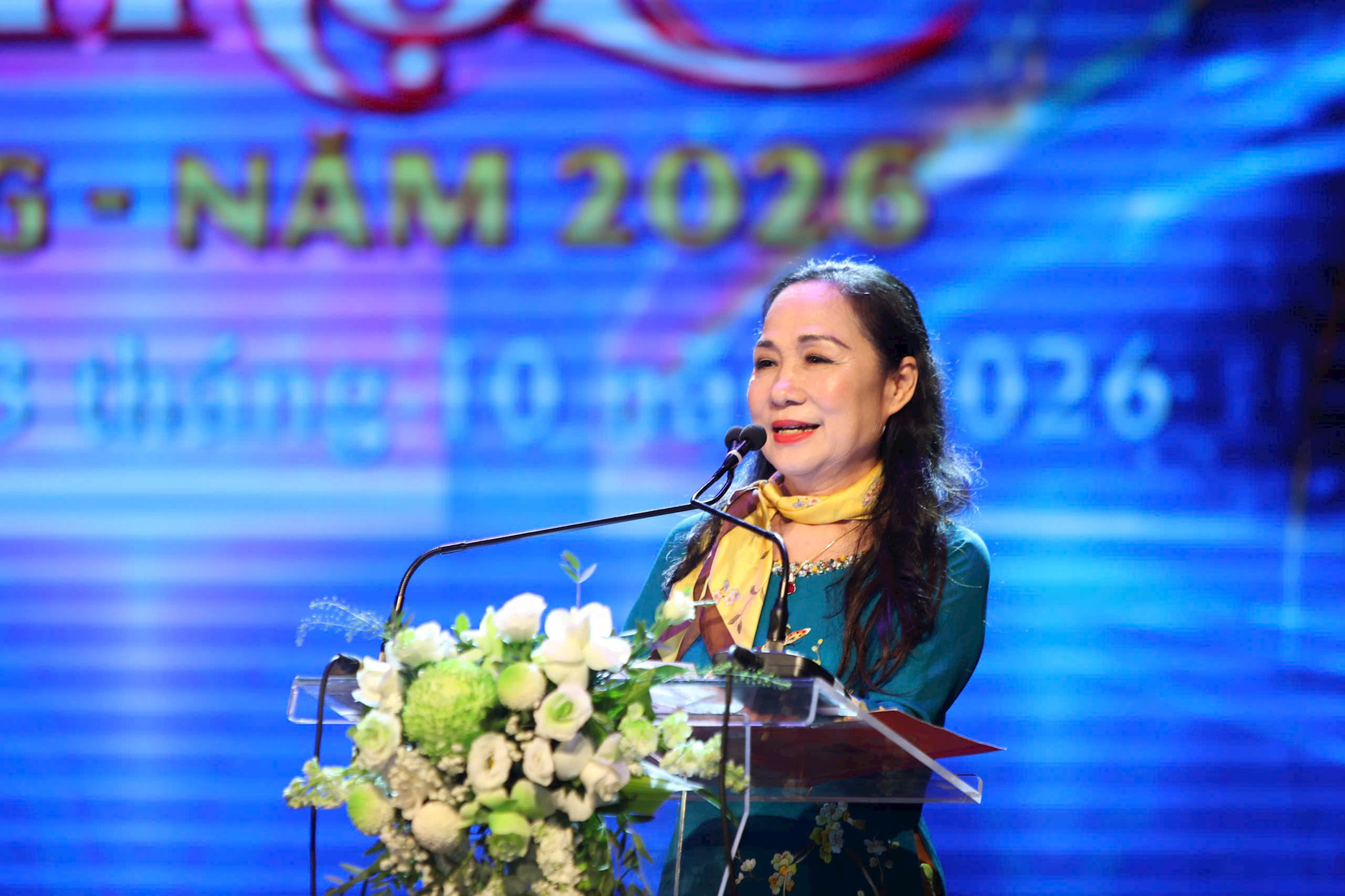trinh-thuy-mui-be-mac-sk-hn.jpg