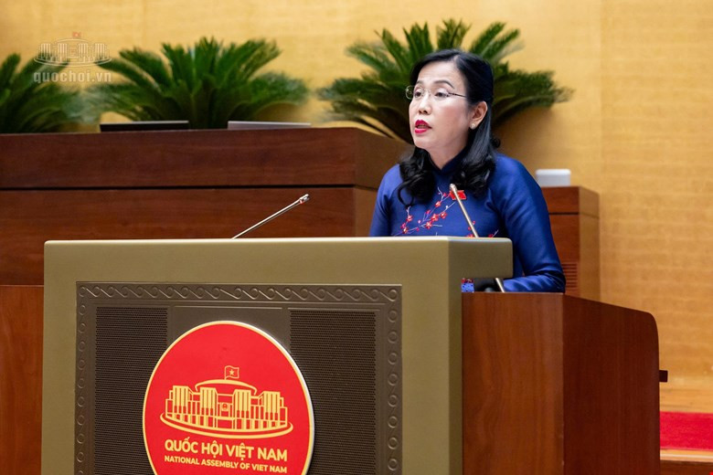 Chủ nhiệm Ủy ban Khoa học, Công nghệ và Môi trường của Quốc hội Nguyễn Thanh Hải trình bày báo cáo thẩm tra. Ảnh: Quochoi.vn