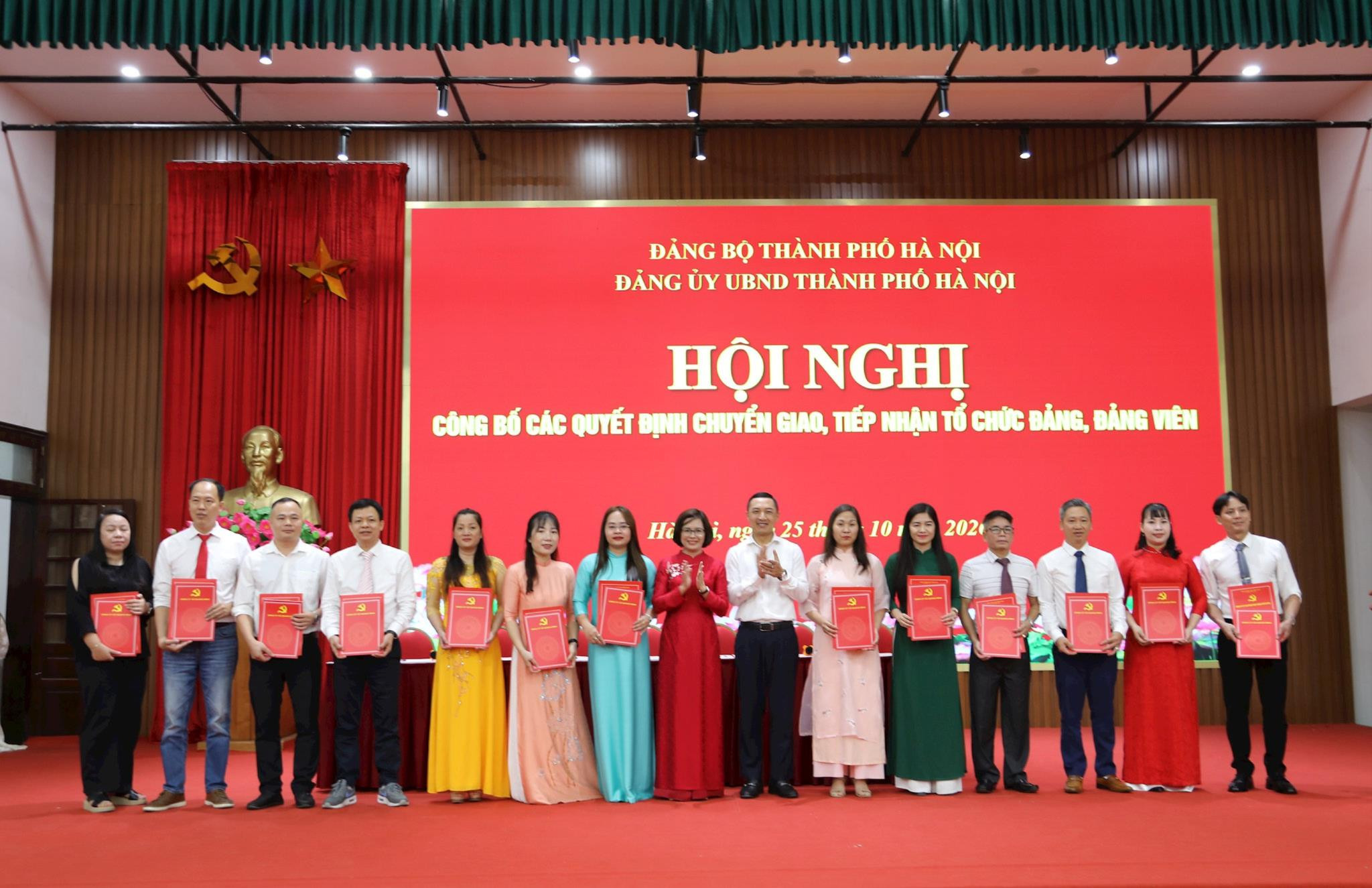 Hà Nội chuyển giao 97 tổ chức Đảng tại các khu công nghiệp về xã, phường