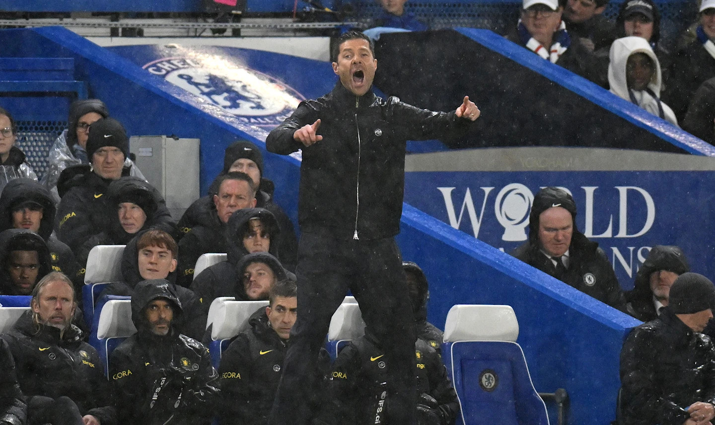 xabi_alonso_chelsea.jpg