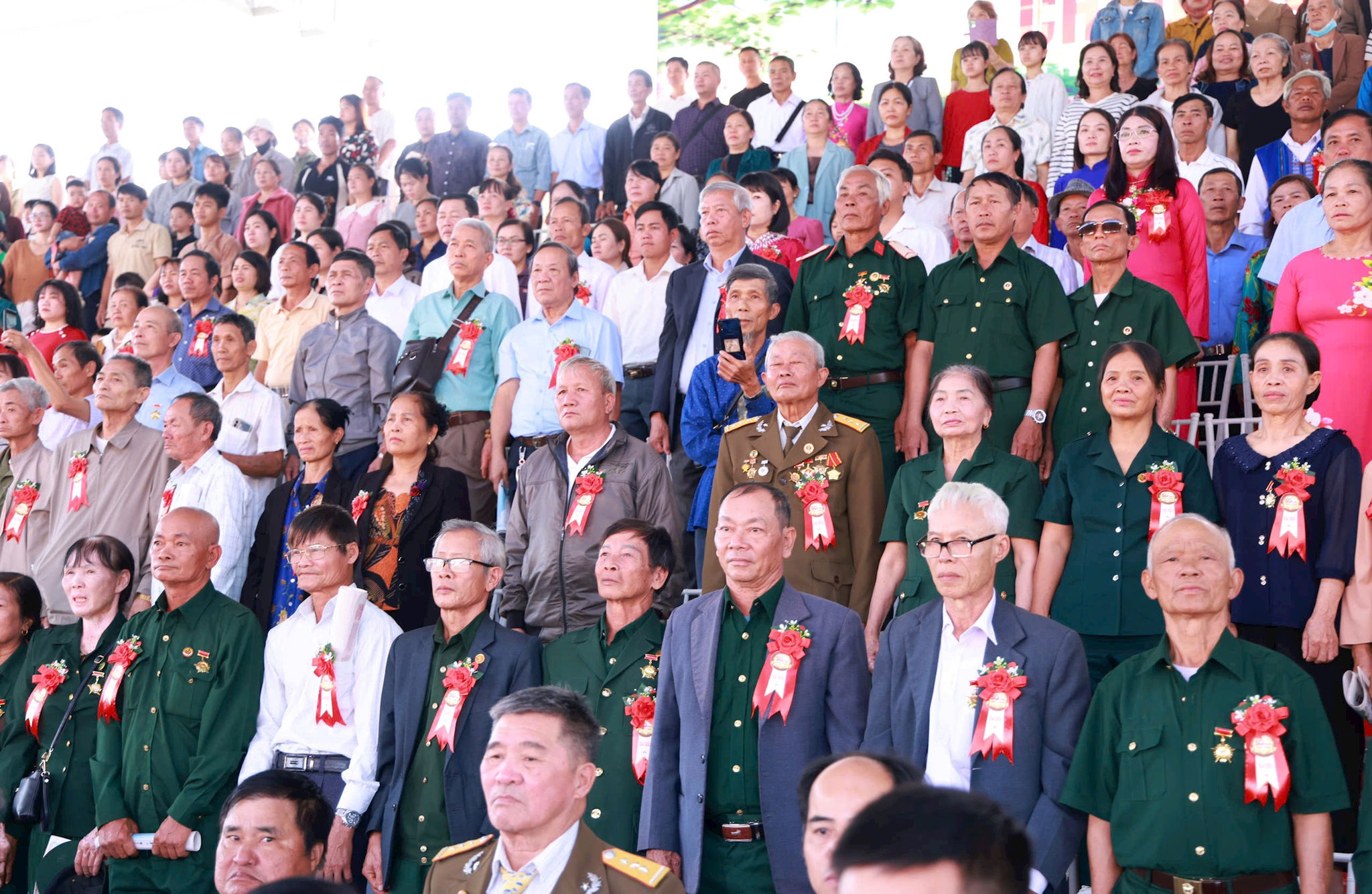 Đông đảo nhân dân khu vực Lâm Hà đến tham dự lễ kỷ niệm. Ảnh: Văn T