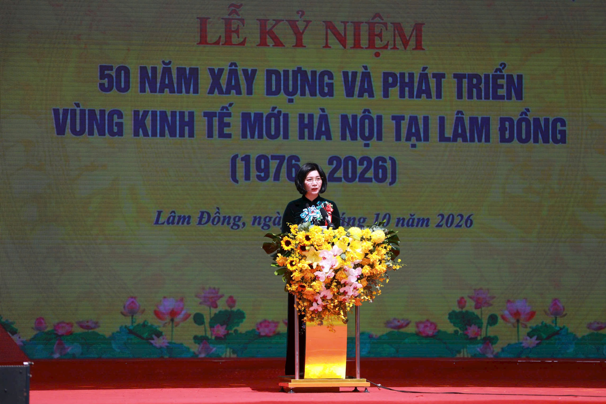 Chủ tịch HĐND thành phố Hà Nội Phùng Thị Hồng Hà phát biểu tại lễ kỷ niệm. Ảnh: Văn Tuyến
