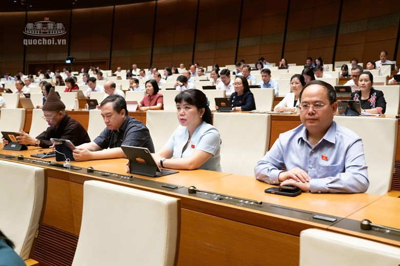 Các đại biểu Quốc hội tham dự phiên họp sáng 26-10. Ảnh: quochoi.vn