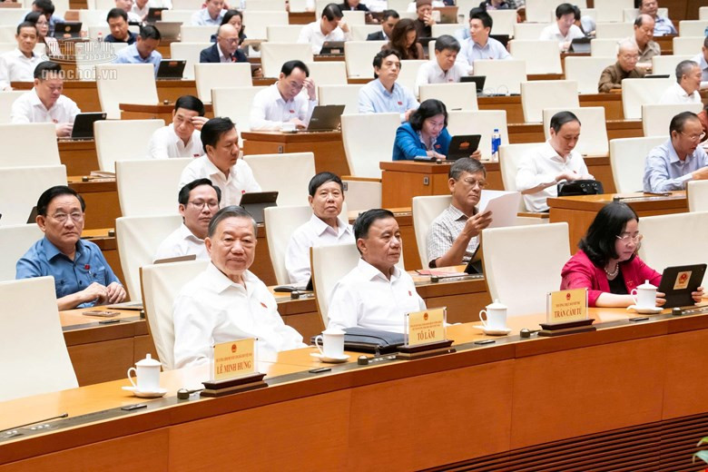 Các đại biểu Quốc hội tham dự phiên họp sáng 26-10. Ảnh: quochoi.vn