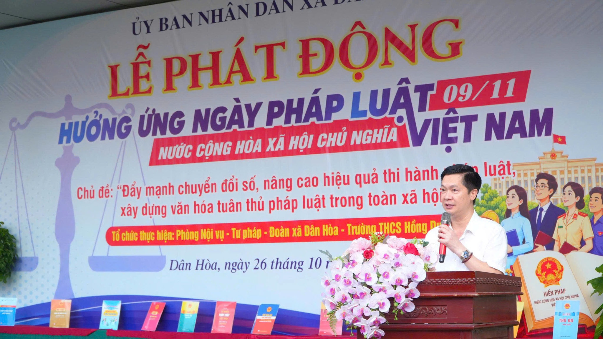 Chủ tịch UBND xã Dân Hòa Đinh Hữu Bình phát biểu tại chương trình. Ảnh: PV