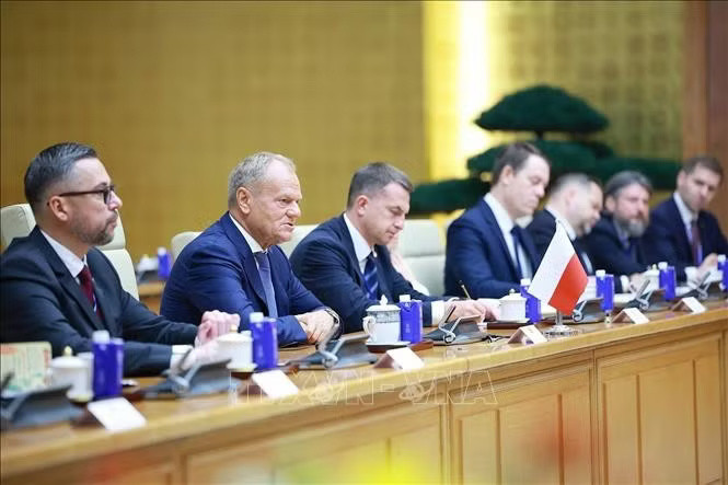 hd-potal-thu-tuong-le-minh-hung-va-thu-tuong-cong-hoa-ba-lan-donald-tusk-hoi-dam-stand-6875.jpg