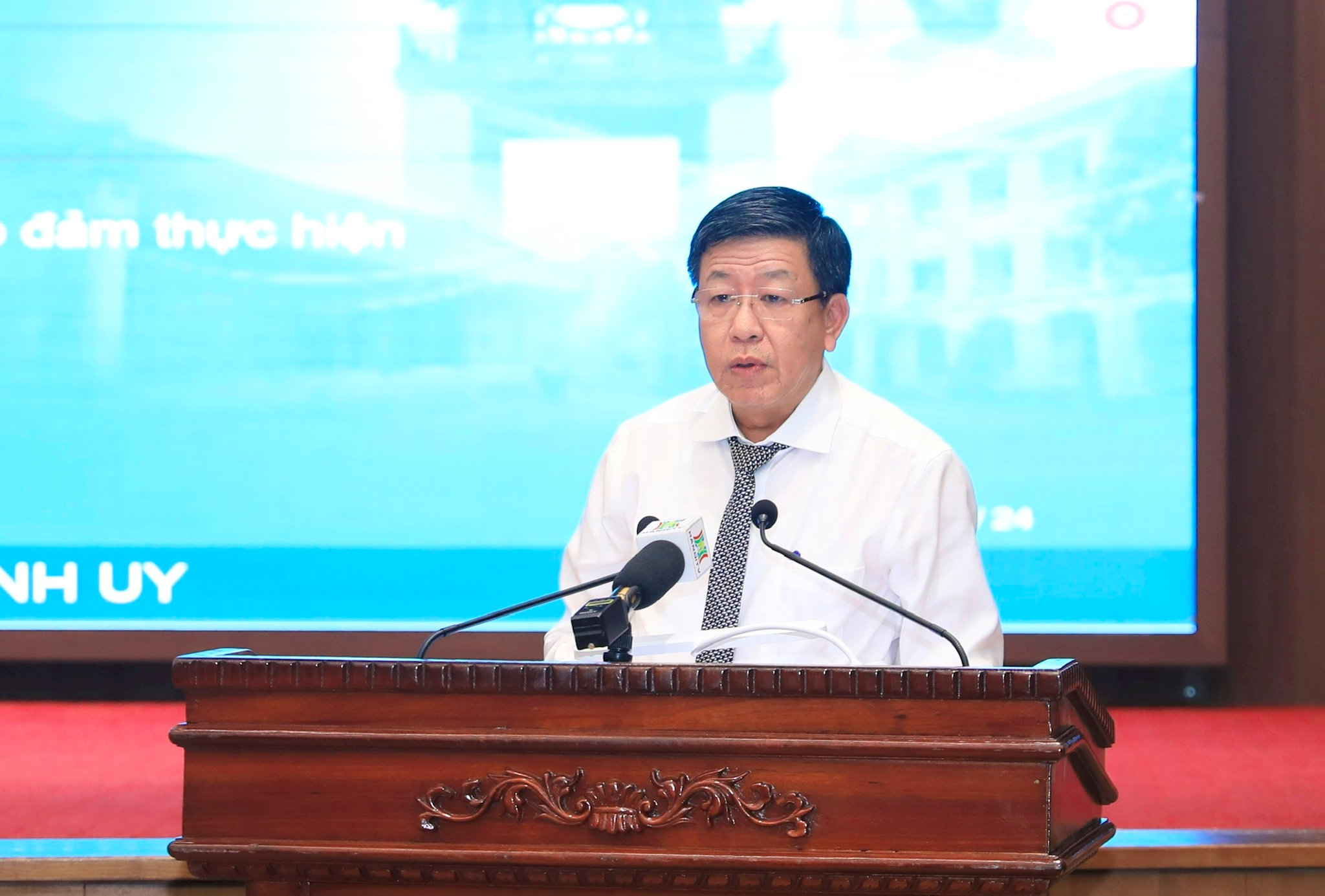Ủy viên Ban Thường vụ Thành ủy, Phó Chủ tịch Thường trực UBND thành phố Hà Nội Dương Đức Tuấn. Ảnh: Quang Thái