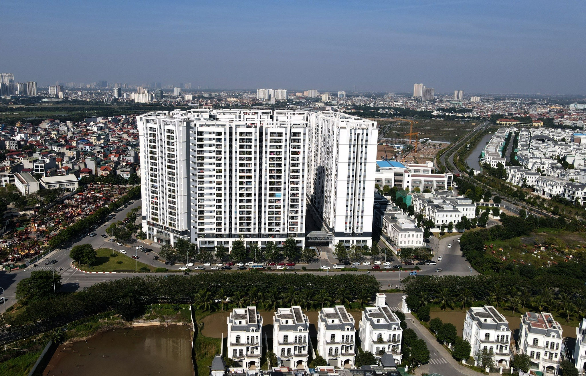Việc bảo đảm không gian sinh hoạt cộng đồng ở khu chung cư góp phần xây dựng cộng đồng cư dân gắn kết, văn minh. Ảnh: Nguyễn Quang