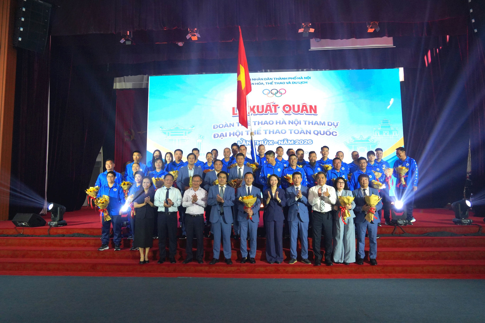 27-doan-the-thao-ha-noi-xuat-quan2.jpg