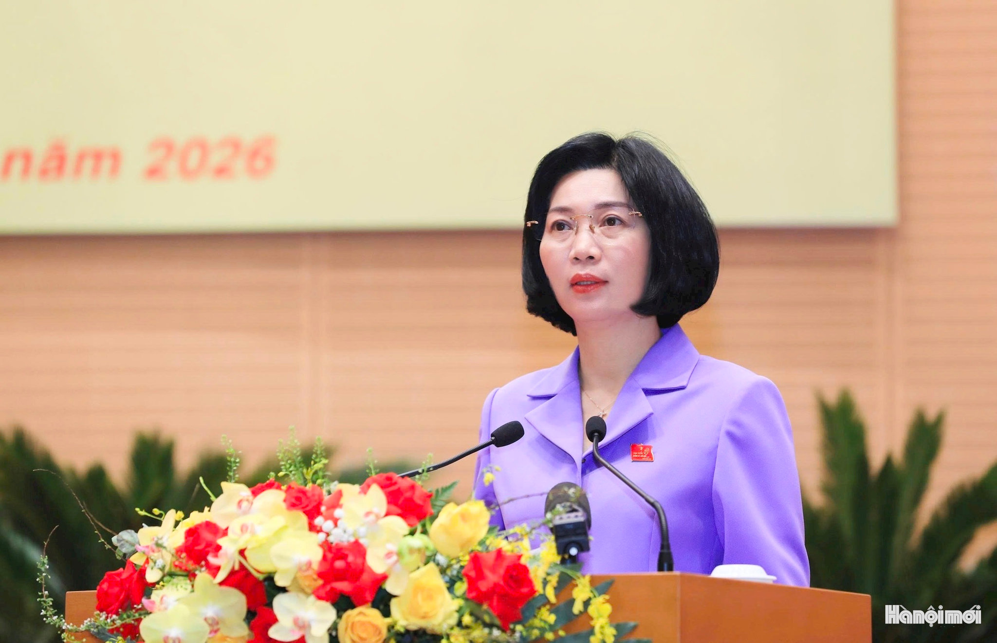 Chủ tịch HĐND thành phố Hà Nội Phùng Thị Hồng Hà phát biểu tại kỳ họp.