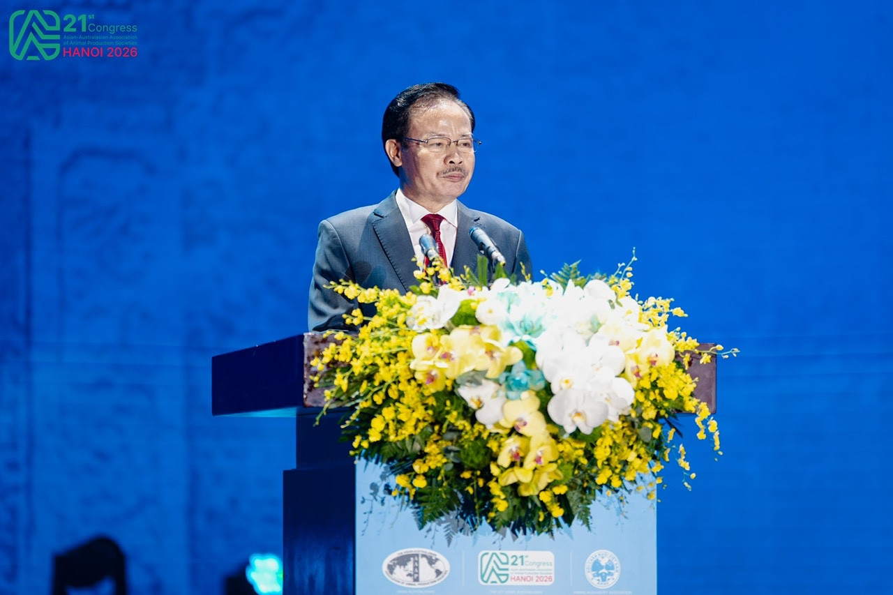 TS Nguyễn Xuân Dương, Chủ tịch Hội Chăn nuôi Việt Nam, Chủ tịch AAAP 2026 phát biểu khai mạc hội nghị. Ảnh: BTC
