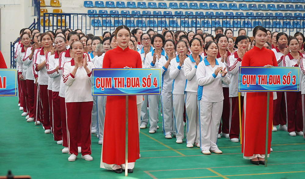 28-nguoi-cao-tuoi2.jpg