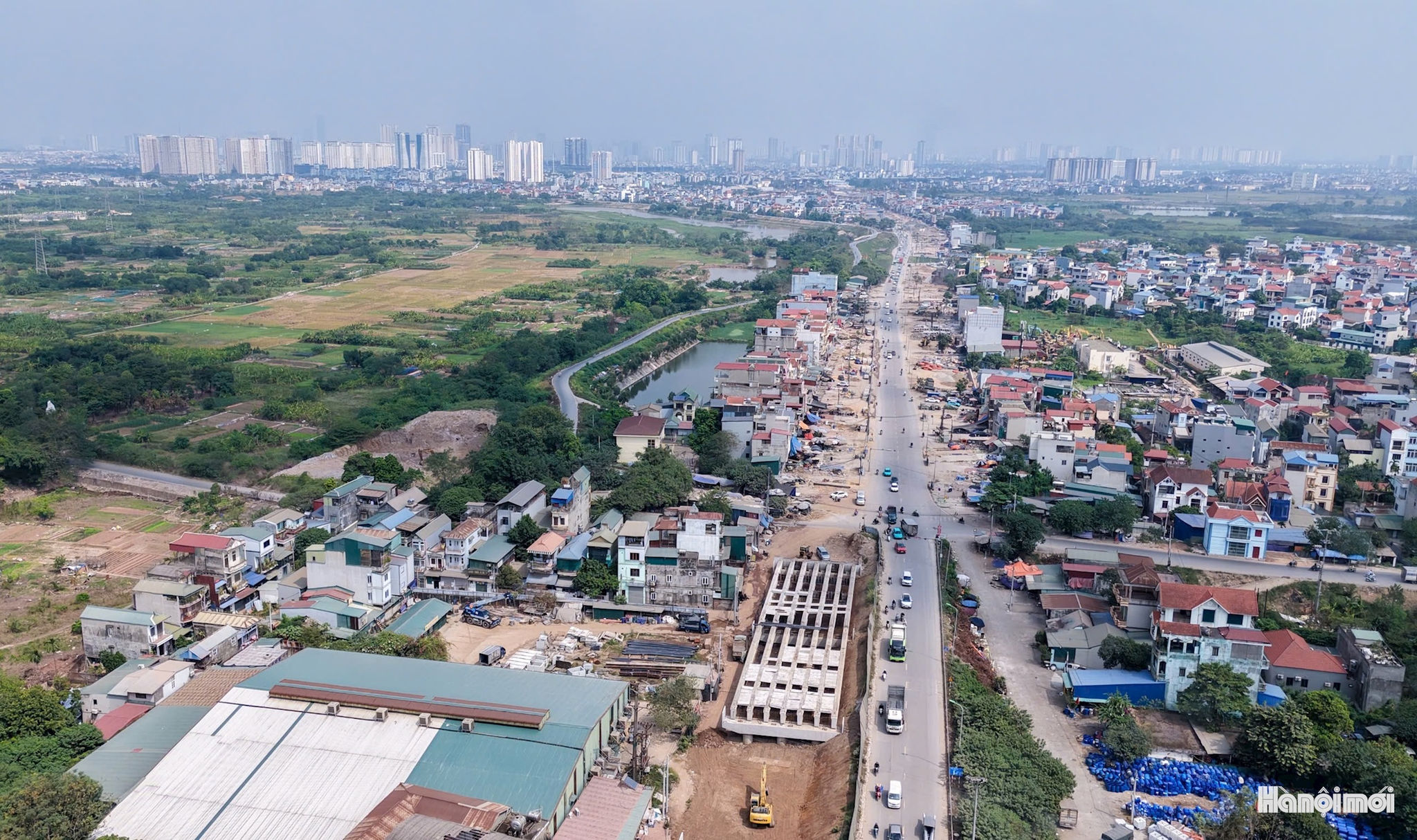 Nút giao Vành đai 4 – Quốc lộ 6 được kỳ vọng góp phần giảm áp lực giao thông tại cửa ngõ Tây Nam Hà Nội, nâng cao năng lực kết nối giữa tuyến vành đai với các trục giao thông hướng tâm của Thủ đô.